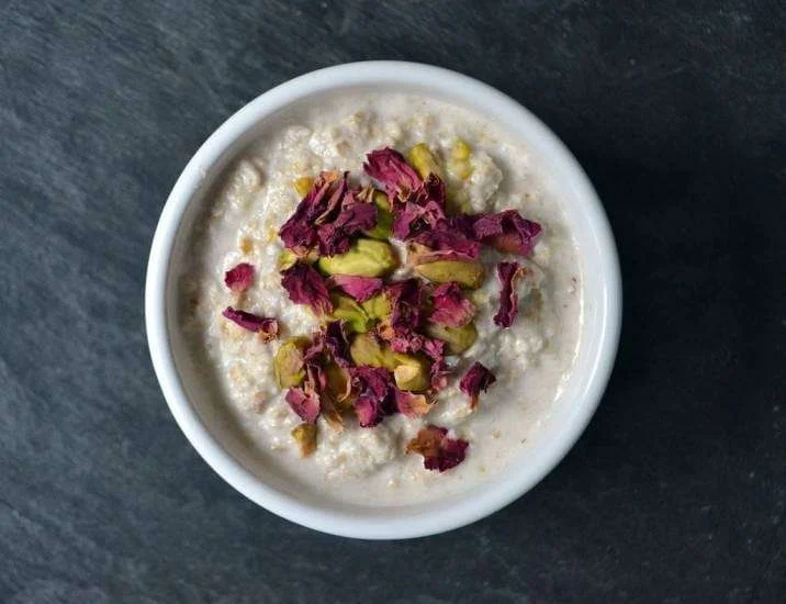 Oatmeal with Pistachios